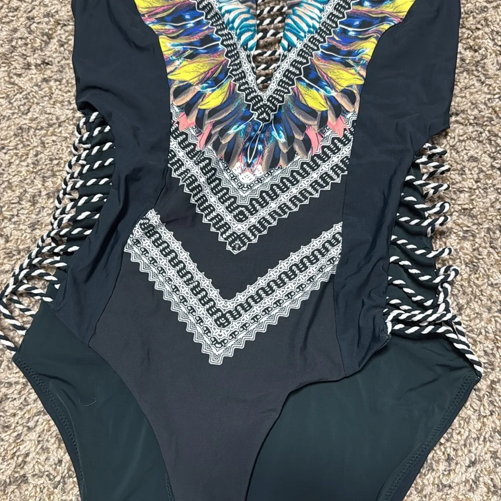 Red Carter Multicolor One Piece Swimsuit - Picture 6 of 9